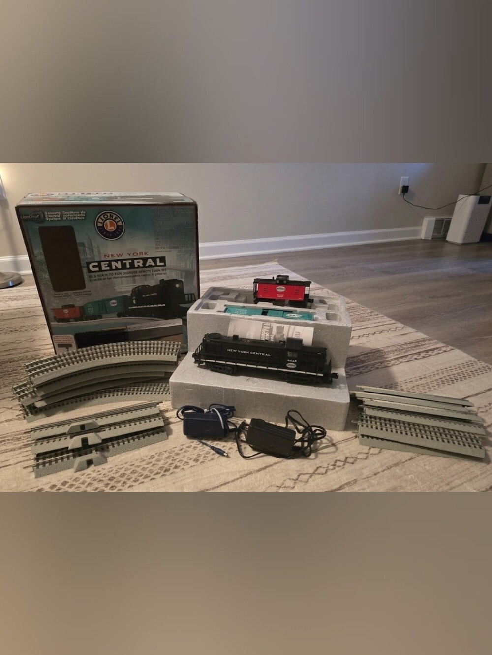 LIONEL NEW YORK CENTRAL RS-3 LIONCHIEF TRAIN SET SKU: 6-82984